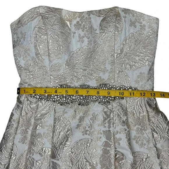 Cache Cream Brocade High-Low Ballgown with Beaded Embellishments Size 0 - Picture 14 of 16
